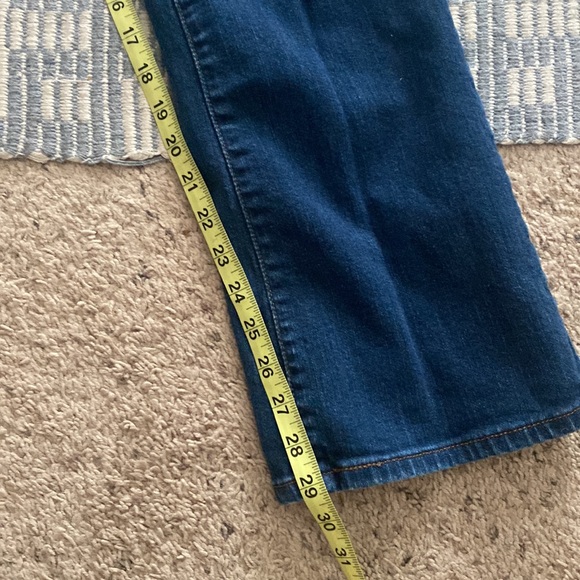 Levi jeans sz 8 - Picture 4 of 5